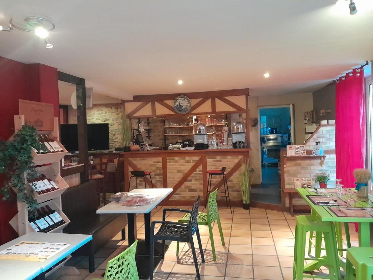 Auberge La Marchadaine Montrollet 외부 사진