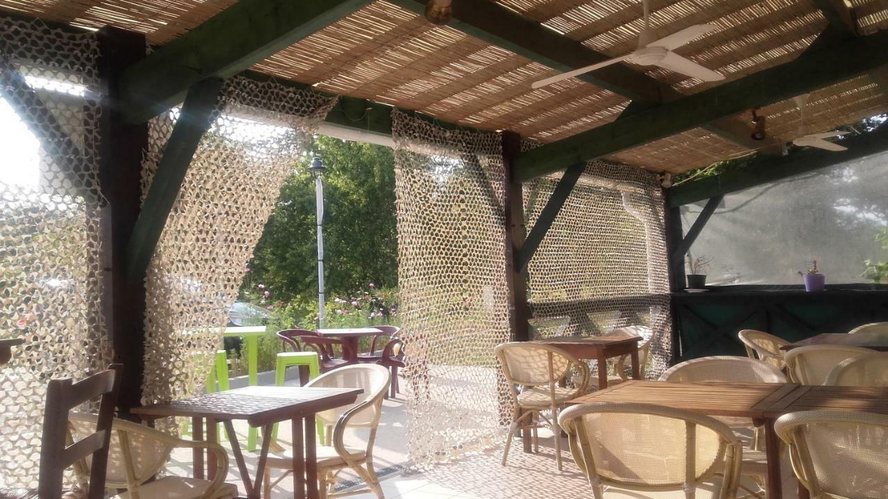 Auberge La Marchadaine Montrollet 외부 사진